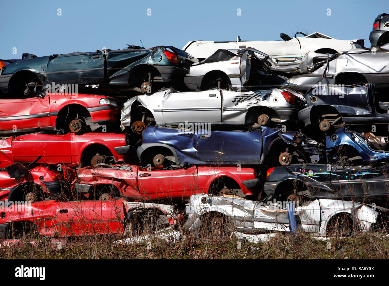 Wrecking Hof, alten Gebrauchtwagen, Bottrop, Deutschland. Stockfoto