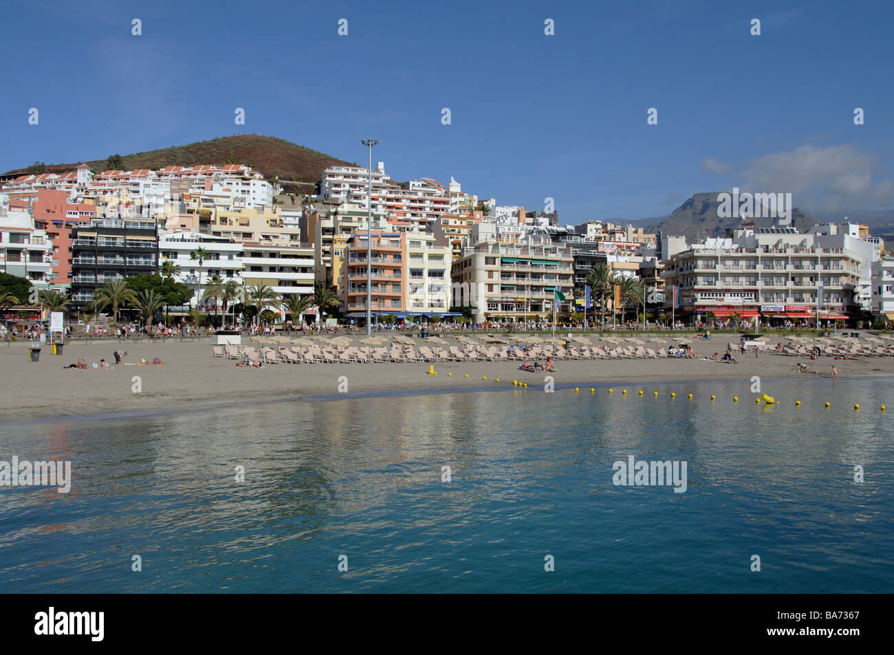 Los Cristianos Hafen Blick auf dieser beliebten spanischen Ferienort Teneriffa Kanarische Inseln Stockfoto