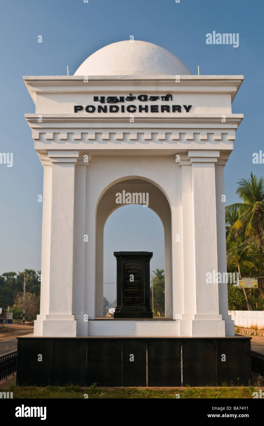 Tor nach Pondicherry Tamil Nadu Indien Stockfoto