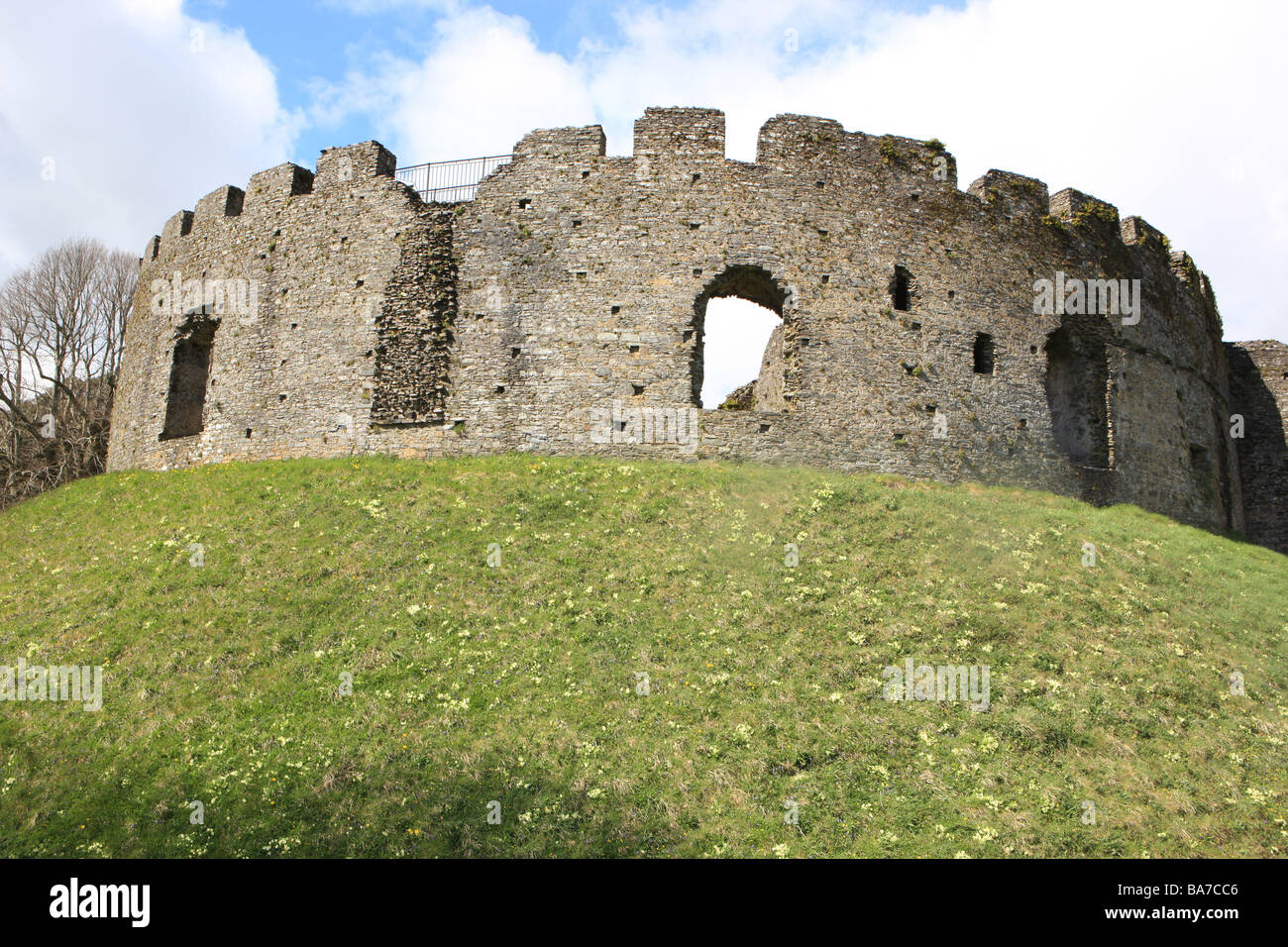 Im 13. Jahrhundert runden halten von Restormel Castle bei Lostwithiel Cornwall an einem Frühlingstag Stockfoto