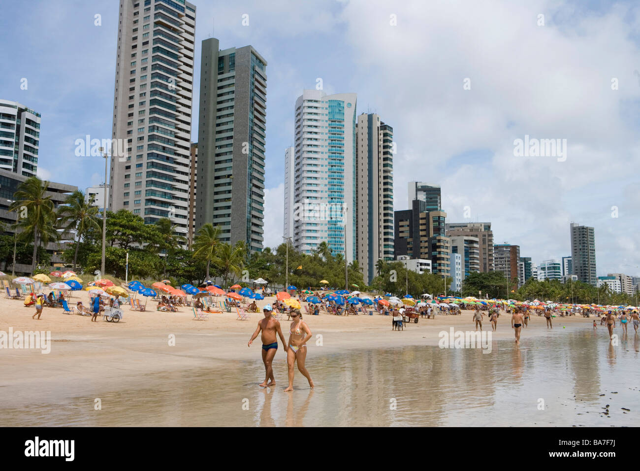 Menschen am Strand, Recife, Recife, Pernambuco, Brasilien, Südamerika Stockfoto