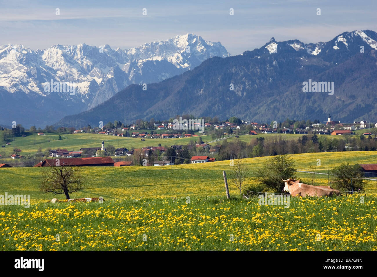 Blick Richtung Froschhausen und Murnau, Zugspitze im Hintergrund Upper Bavaria, Bavaria, Germany Stockfoto