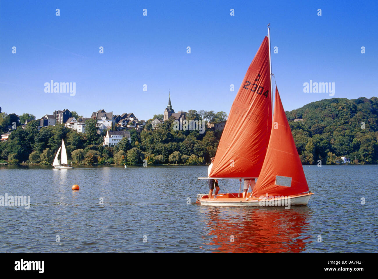 Segelboote auf dem See Harkort See, Wetter, Ruhrgebiet, Ruhr, Nordrhein Westfalen, Deutschland Stockfoto