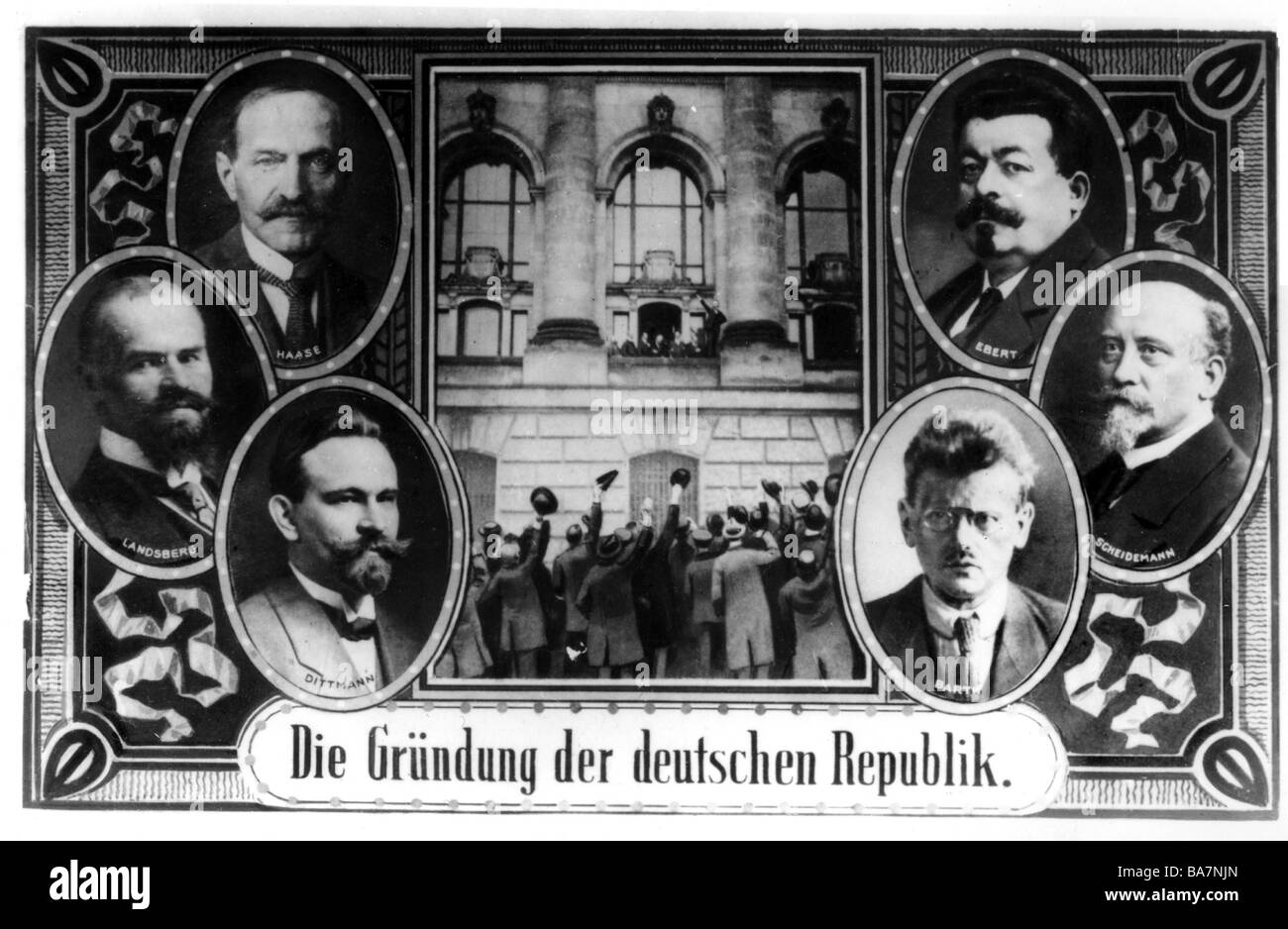 Politik, Regierung, Deutschland, Rat der Volksdeputierten, 10.11. - 28.12.1918, Hugo Haase (USPD), Otto Landsberg (SPD), William Dittmann (USPD), Frederic Ebert (SPD) Philipp Scheidemann (SPD) und Emil-Barth (USPD), Zentrum: Scheidemann verkündet die Republik in Berlin, 9.11.1918, modernes Dekorationsblatt, Unabhängige Sozialdemokratische Partei Deutschlands (USPD), Sozialdemokratische Partei Deutschlands (SPD), Bundestag, Gründung der Deutschen republik, Erster Rat des Volksdeputierten, Weimar Republik, Ende des Krieges, Ende des Krieges, Revolution, Revolution, Revolution, e. Stockfoto