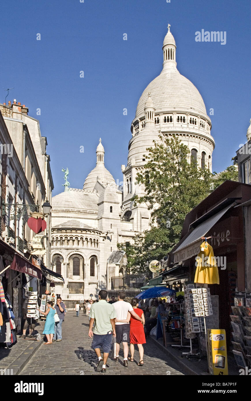 Frankreich Paris Montmartre Sacré-Coeur Fußgängerzone Passanten Hauptstadt Anblick Wahrzeichen Stadtaufbau Basilika Sacre Coeur Stockfoto