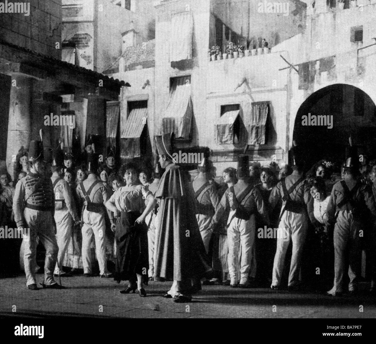 Bizet, Georges, 25.10.1838 - 3.6.1875, französischer Komponist, Oper 'Carmen', Darstellung in Berlin um 1900, Szene, 1. Akt 'Square in Sevilla', Stockfoto