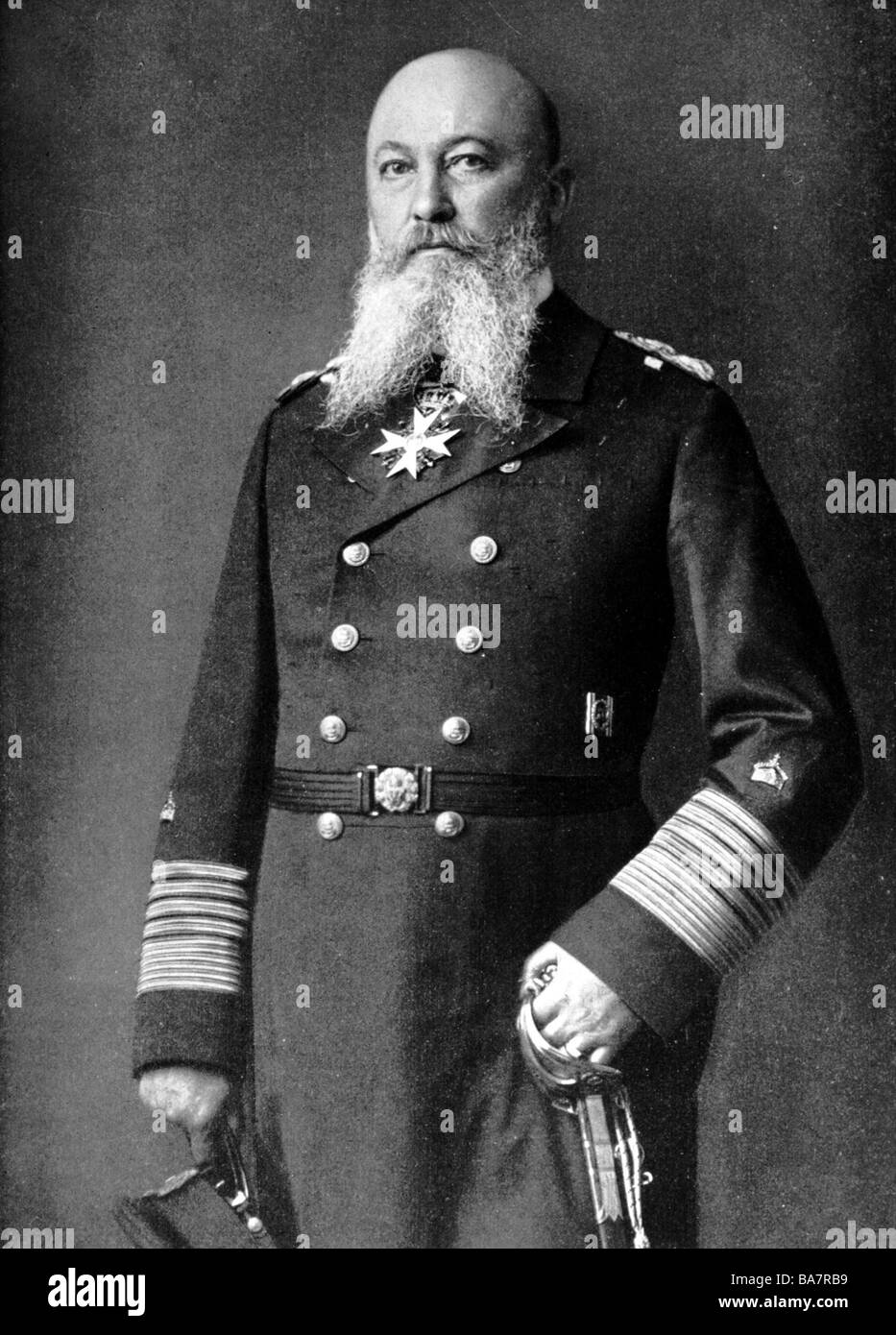 Tirlpitz, Alfred von, 19.3.1849 - 6.3.1930, deutscher Admiral, Staatssekretär im Marinestützpunkt 1897 - 1916, halbe Länge, ca. 1910, Stockfoto