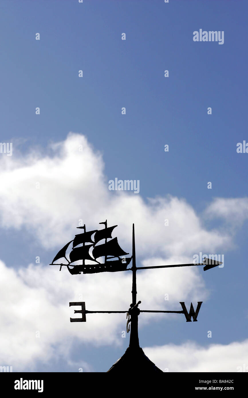 CAXUSD Piraten Schiff Wetterfahne Metall - Retro Windrichtungsanzeiger Für Garten & Dach
