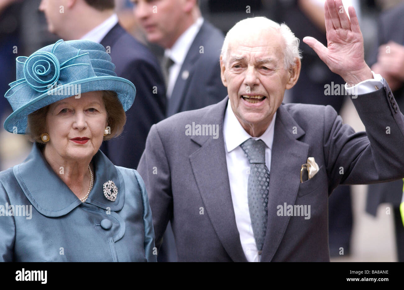 Baronin Margaret Thatcher und ihr Ehemann Sir Denis Thatcher in der Westminster Abbey Stockfoto