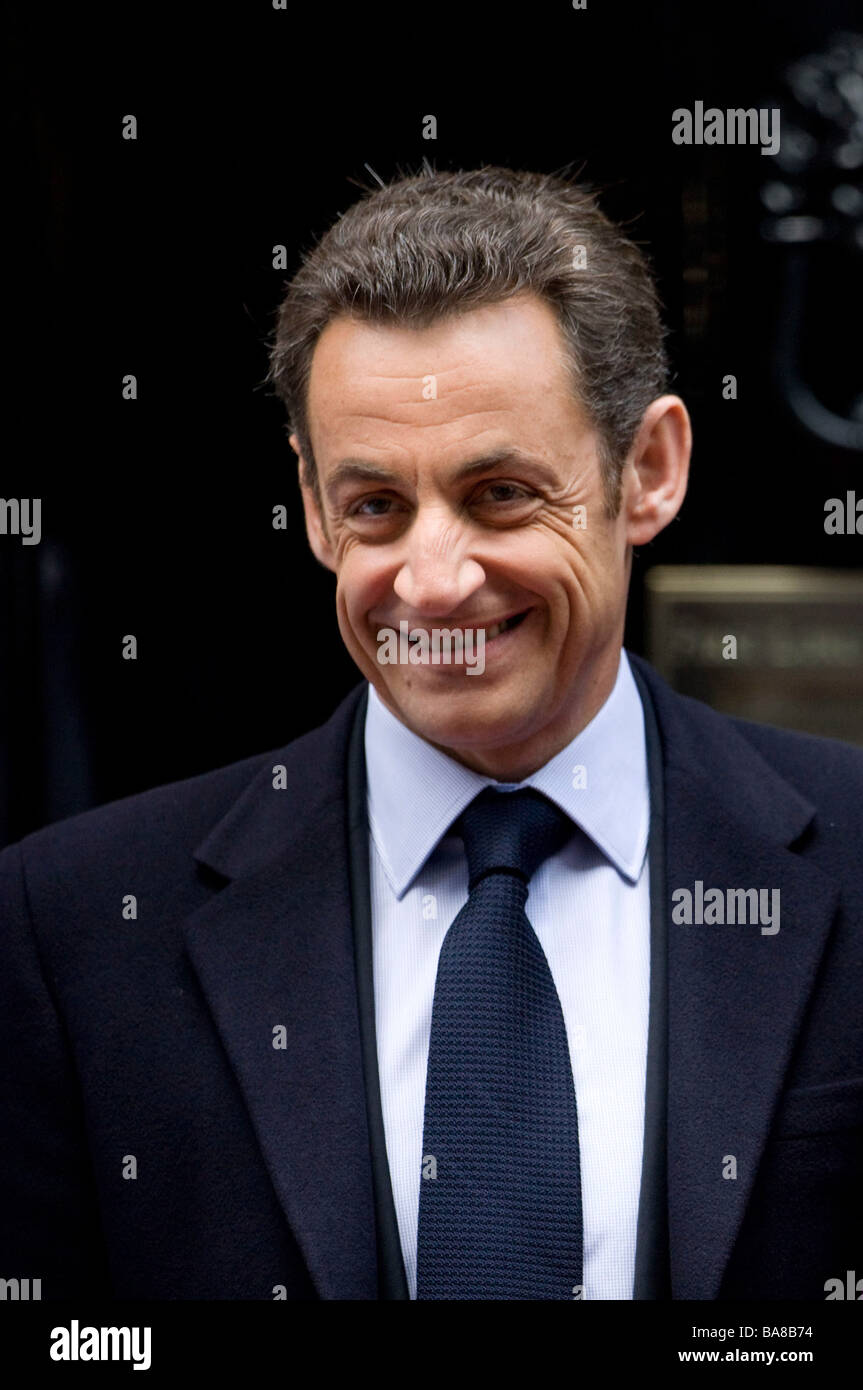 Frankreichs Präsident Nicolas Sarkozy bei 10 Downing Street während seines Besuch in Großbritannien Stockfoto