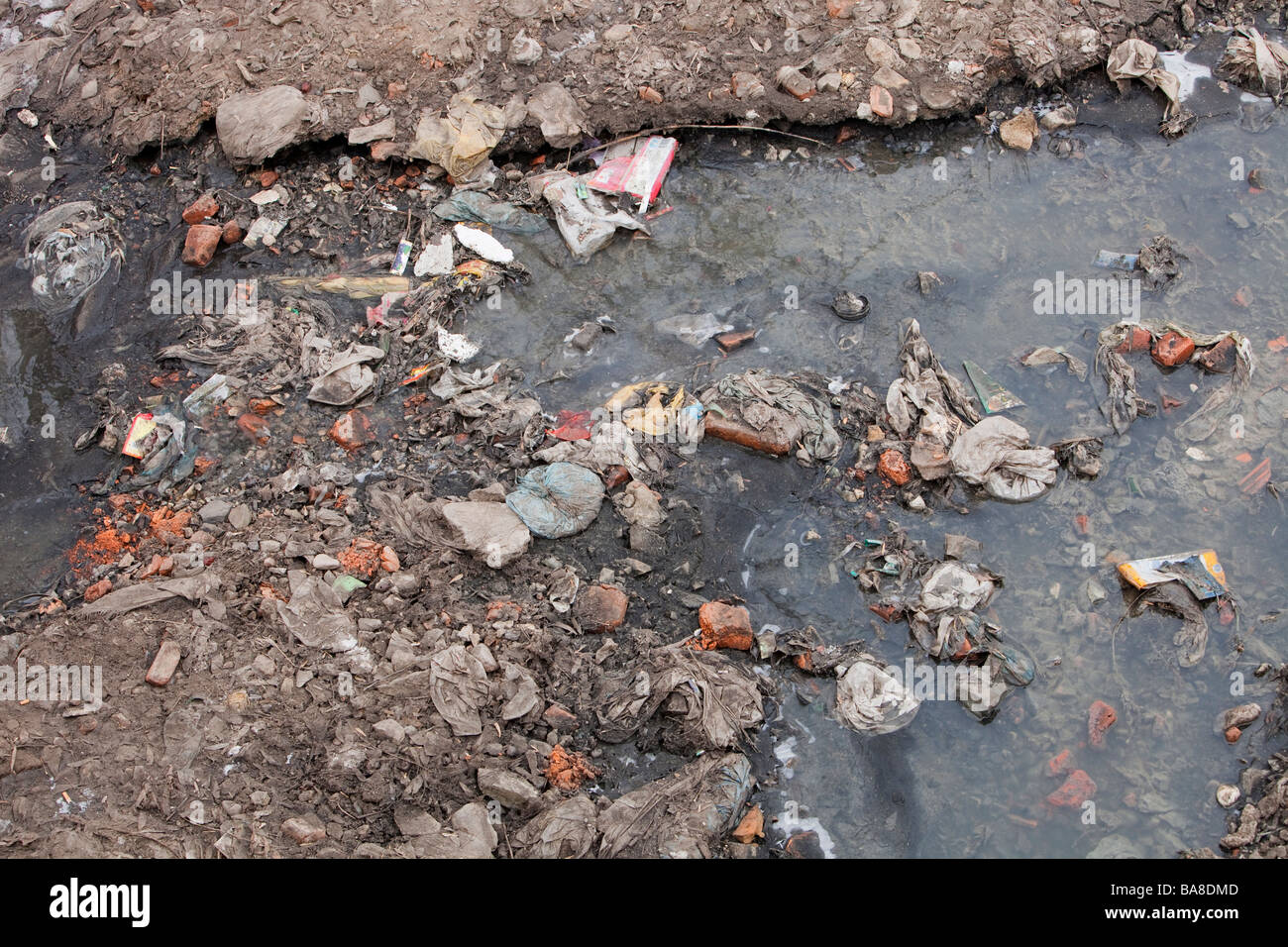 Eine verschmutzte ausgetrocknet-Fluss in China Stockfoto