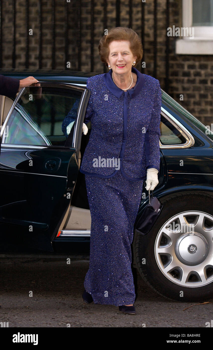 Der ehemalige Premierminister Baronin Margaret Thatcher Ankunft in Nummer 10 Downing Street Stockfoto