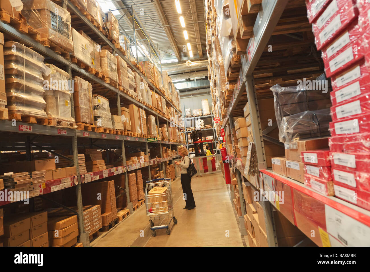 Flatpack Selbstbedienungsbereich bei Ikea Möbeln und Einrichtungsgegenständen speichern super Malaga Malaga Provinz Costa del Sol Spain Stockfoto