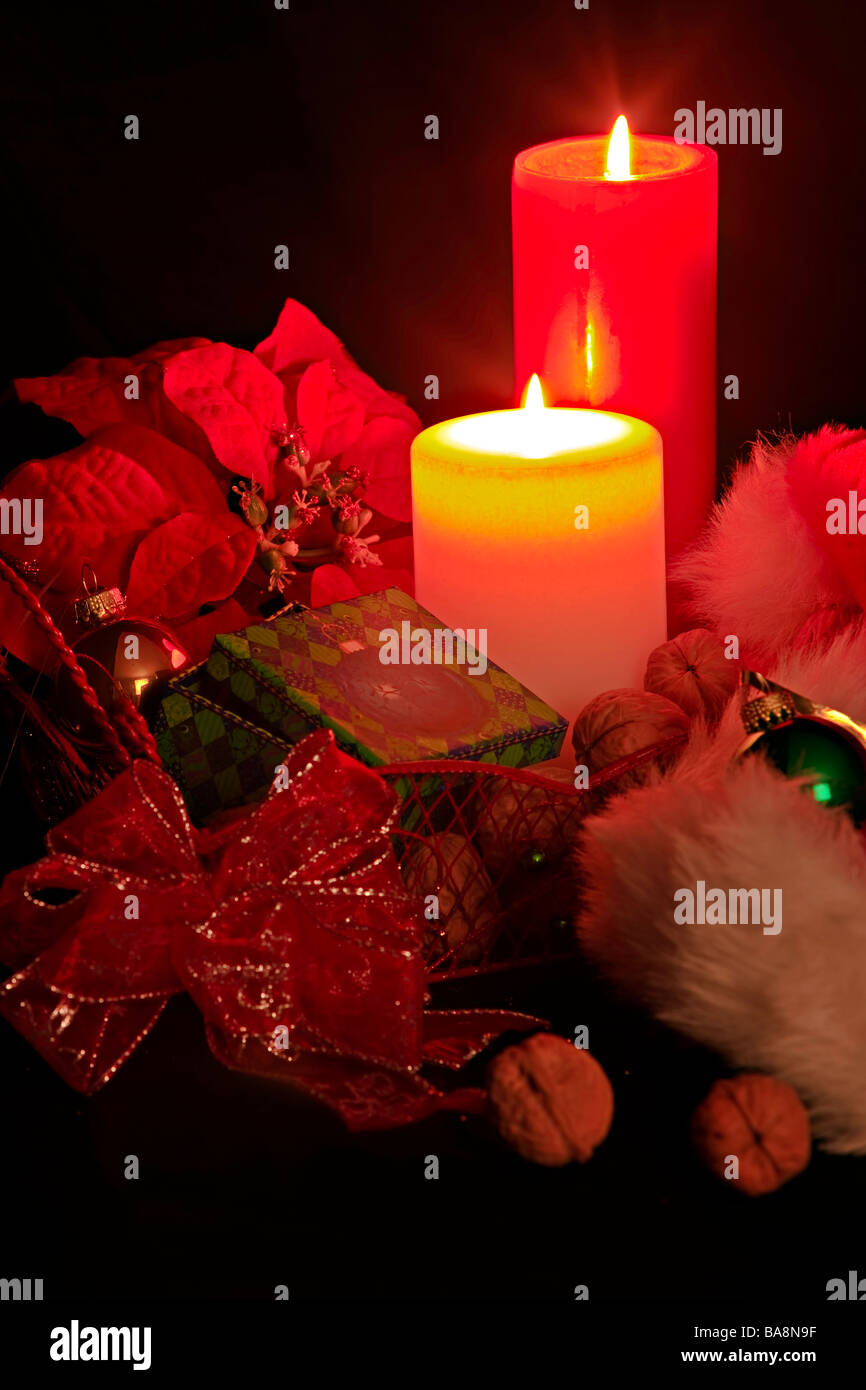 Weihnachten-Einstellung mit Kerzen Stockfoto