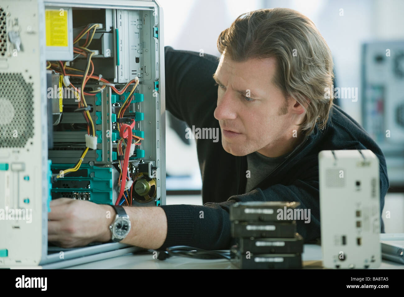 Reparatur von Technikercomputer Stockfoto