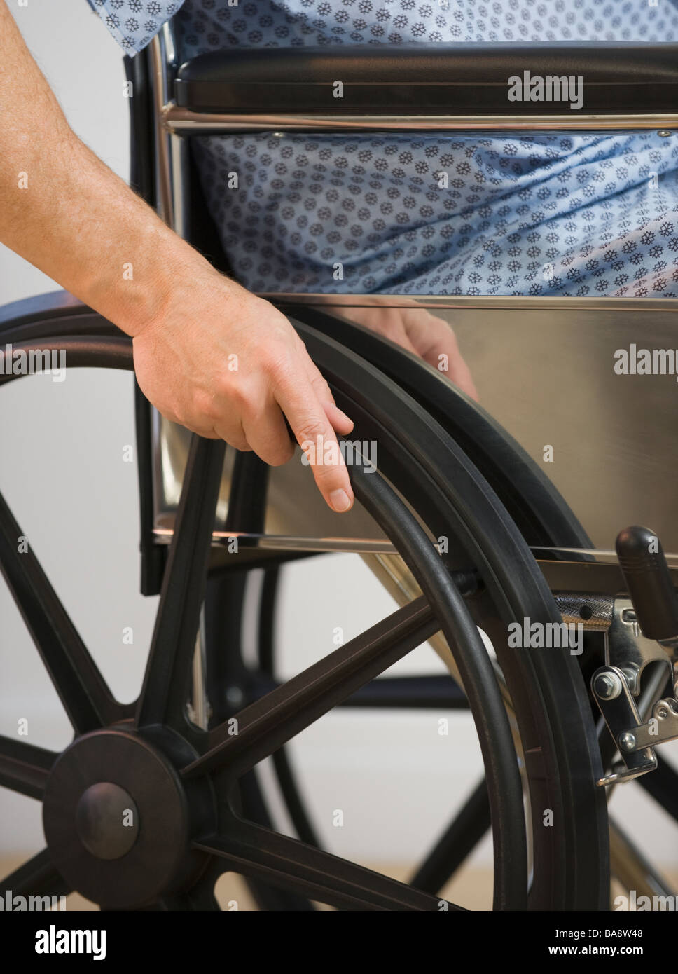 Mann im Rollstuhl Stockfoto