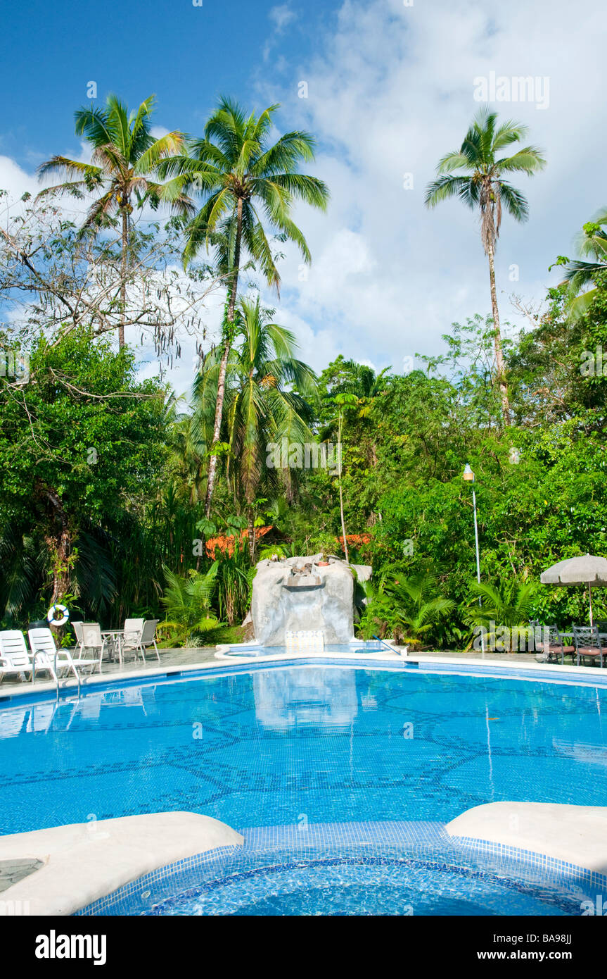 Der Poolbereich in der Pachira Lodge Tortuguero Nationalpark Costa Rica Mittelamerika Stockfoto