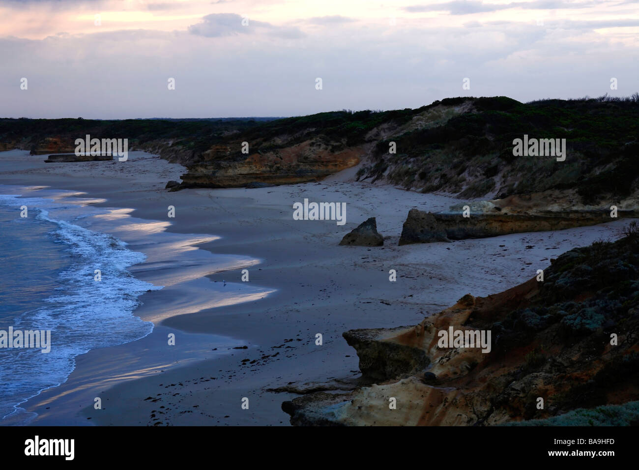 Wellen auf den Strand Bucht von Märtyrern Port Campbell Victoria Australien Stockfoto