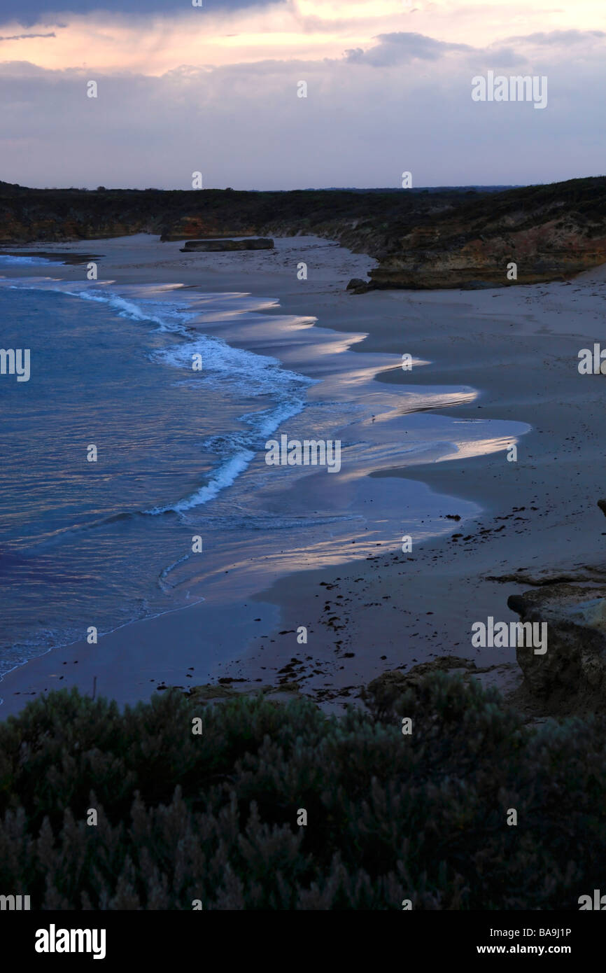 Wellen auf den Strand Bucht von Märtyrern Port Campbell Victoria Australien Stockfoto