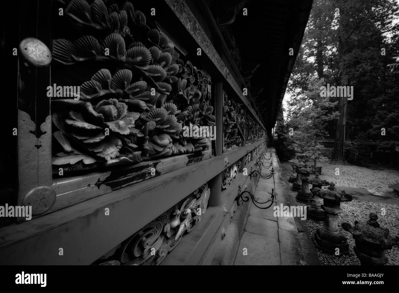 Dekoration auf der rechten äußeren Seite von Yomei-Mon Tor. Tosho-gu Schrein. Nikko. Präfektur Tochigi. Japan. Stockfoto