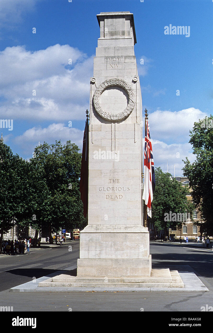 Der Kenotaph, Whitehall, London, eine ungewöhnliche Kriegerdenkmal in, dass es keine religiösen Bezügen und keine Bildnisse. Stockfoto