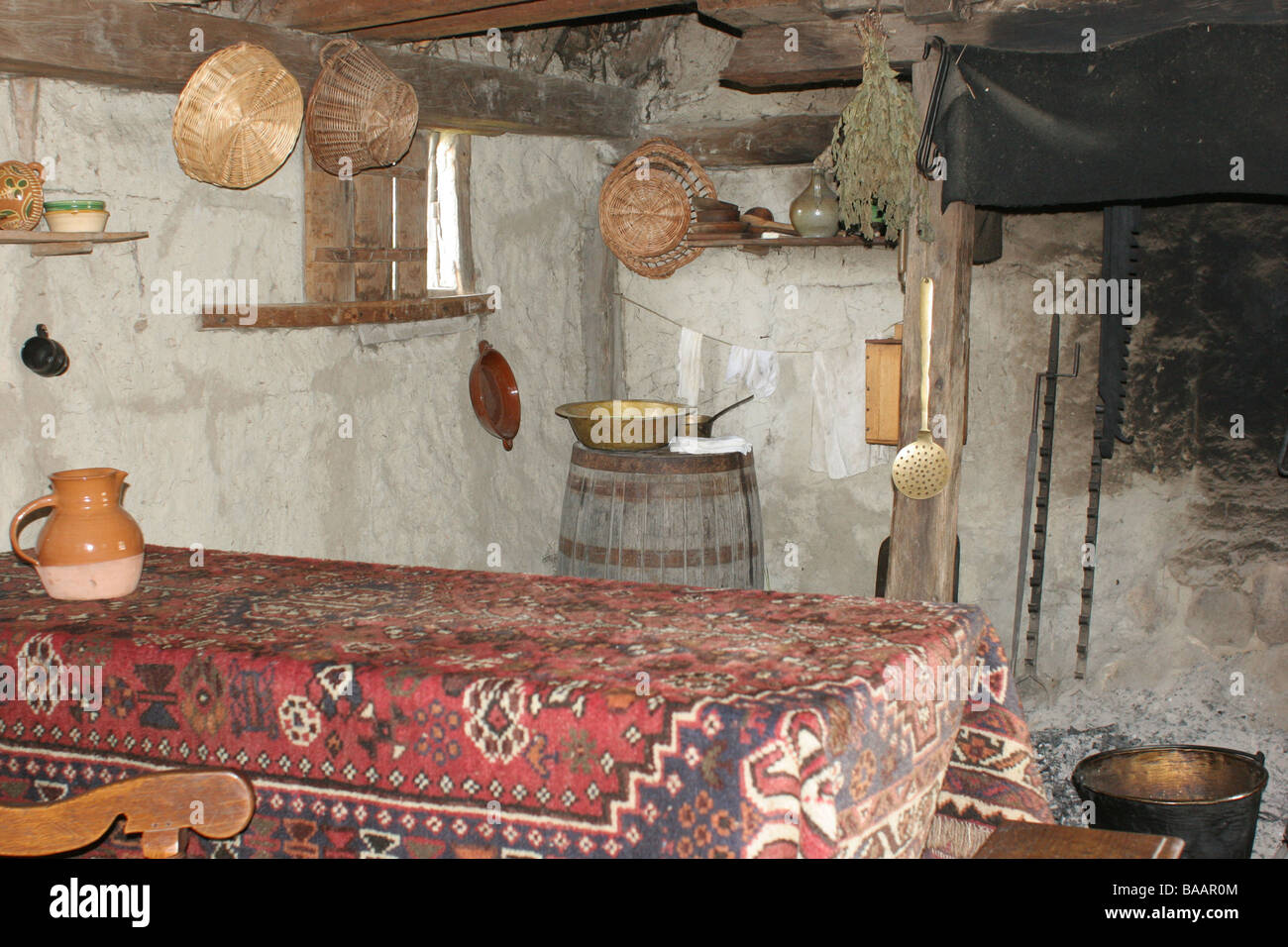 Im Inneren des Hauses an die Plimoth Plantation museum Stockfoto