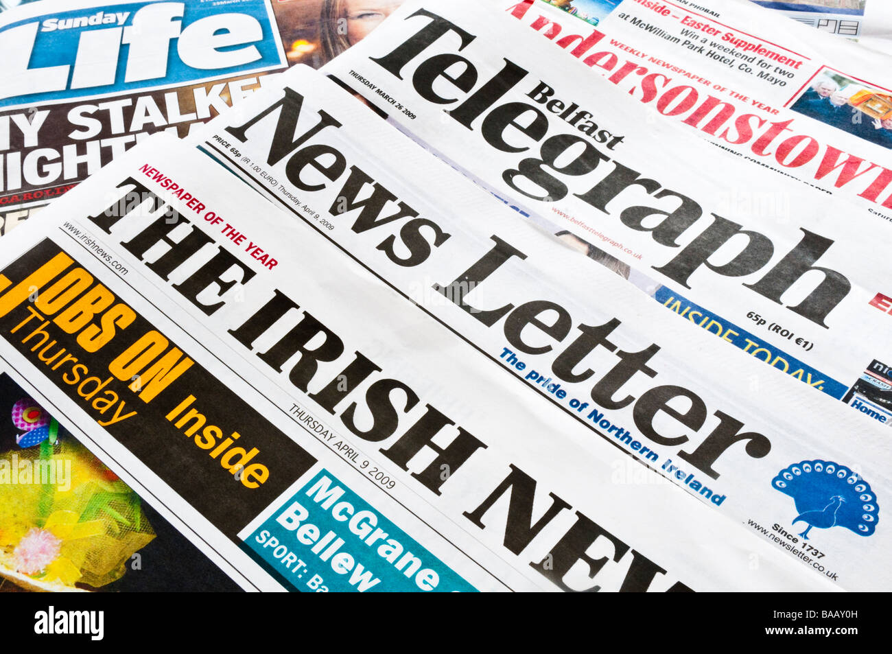 Die wichtigsten Zeitungen in Nordirland Stockfoto