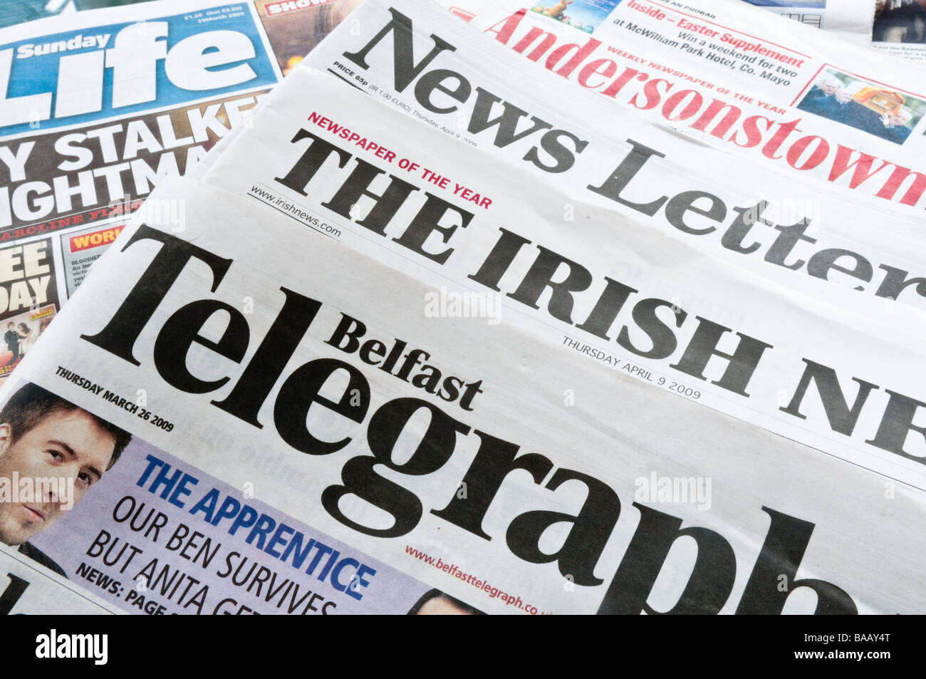 Die wichtigsten Zeitungen in Nordirland Stockfoto