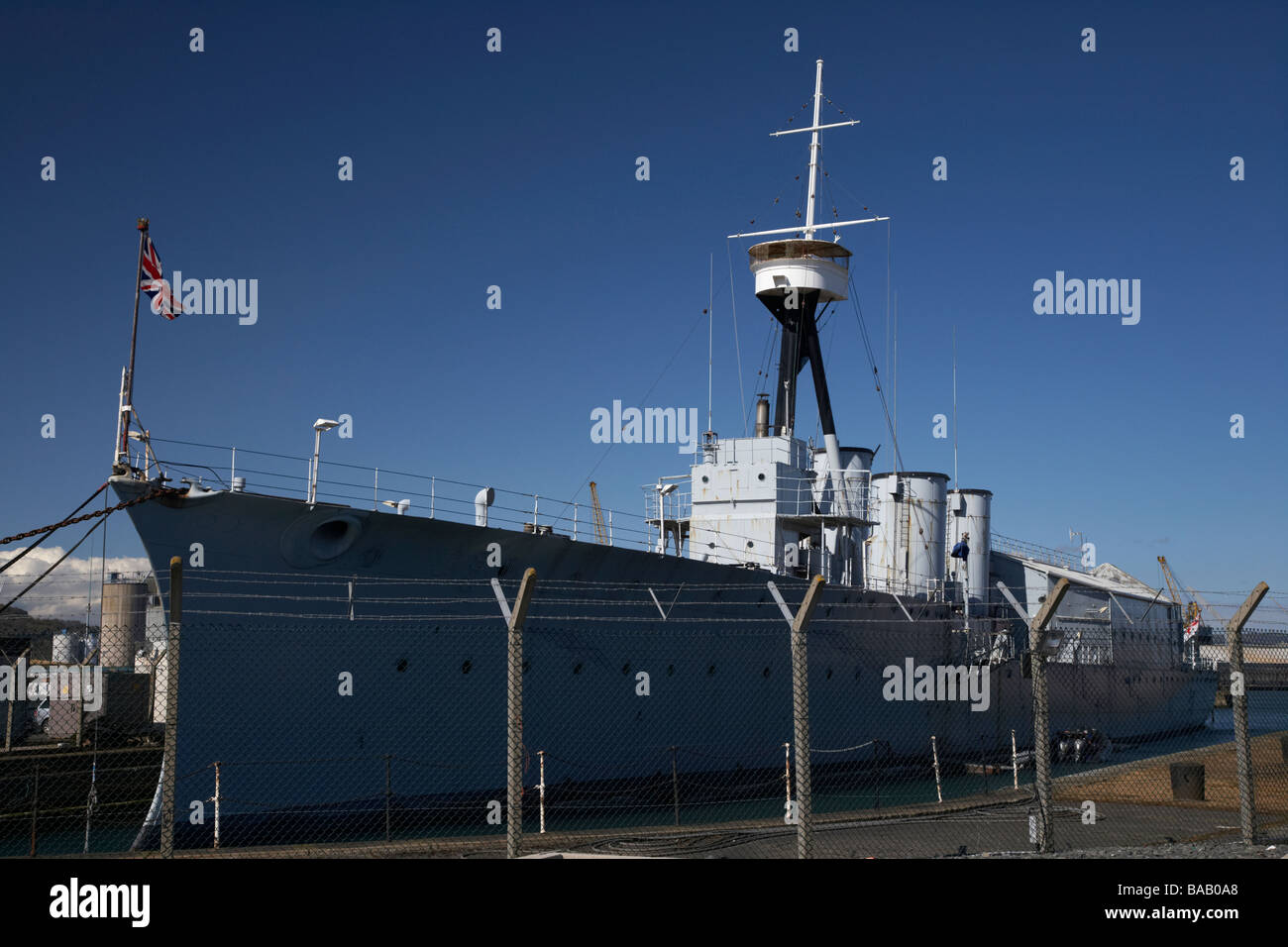 HMS Caroline, erster Lichtkreuzer aus dem Weltkrieg, jetzt ein Museum, nachdem er ein königliches Reserveschiff der Marine war, das im Titanviertel von belfast liegt Stockfoto