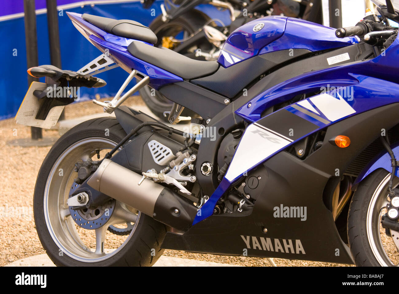 Yamaha Motorrad-Seitenansicht Stockfoto