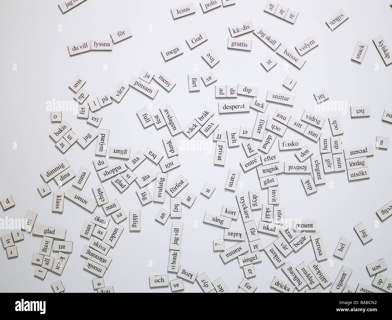 Magneten auf einer Kühlschranktür Stockfoto