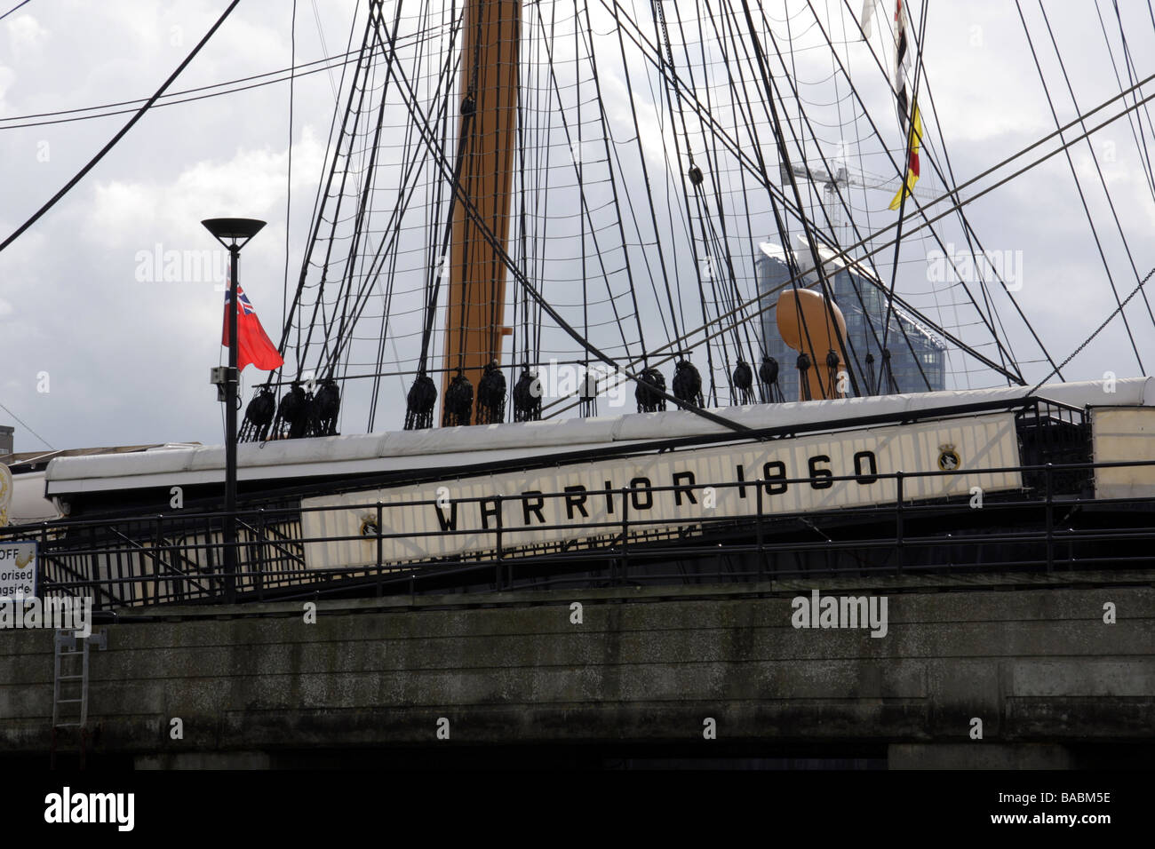 Gangplank bis HMS Warrior, das bei der Historic Dockyard in Portsmouth festgemacht ist Stockfoto