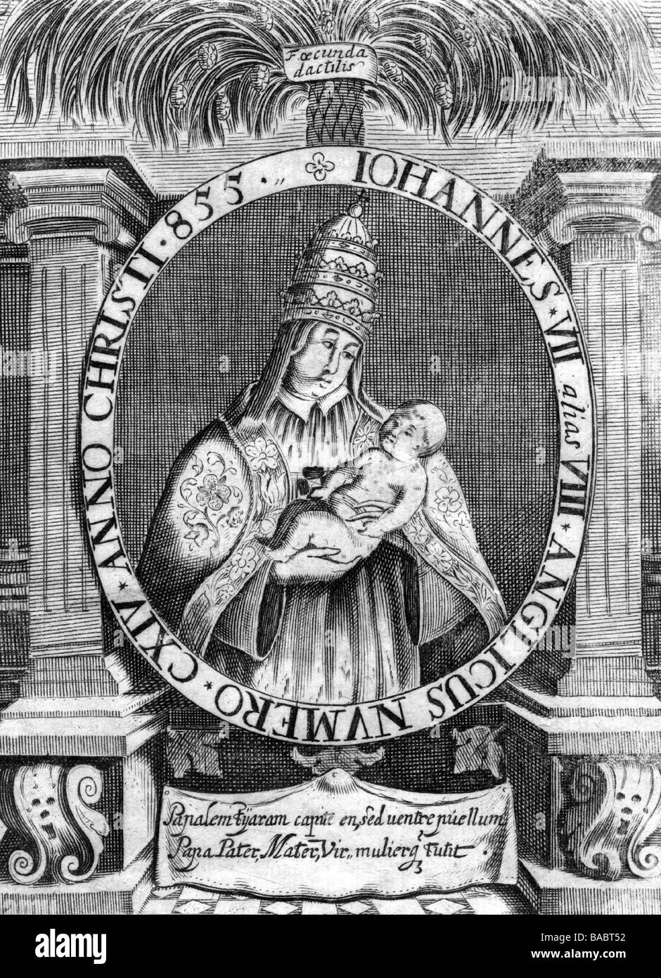 Joan, soll Papst 855 - 857 oder ca. 1100, halbe Länge, mit ihrem Kind, Kupferstich, 18. Jahrhundert, Artist's Urheberrecht nicht geklärt zu werden. Stockfoto