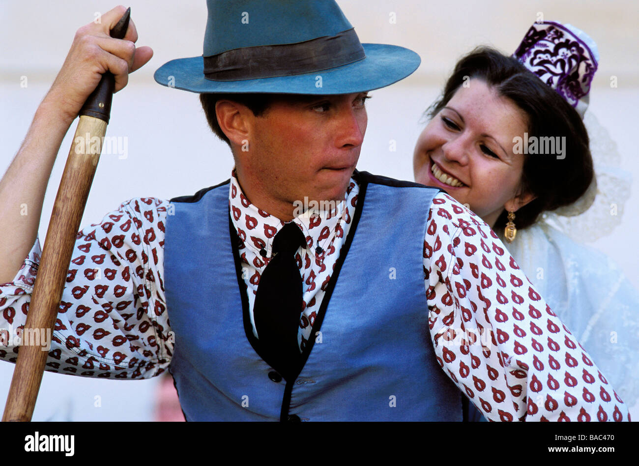 Bouches du Rhone, Camargue, Arles, Frankreich, Kostüm-Festival, Ehepaar aus Arles Stockfoto