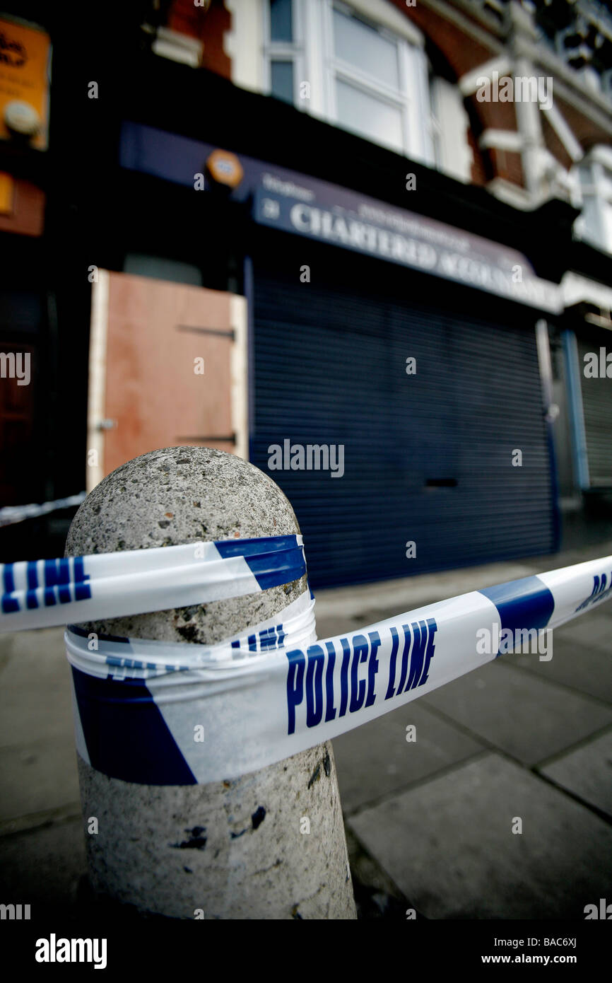 Polizei-Band auf Cold Harbour Lane, South London. Stockfoto