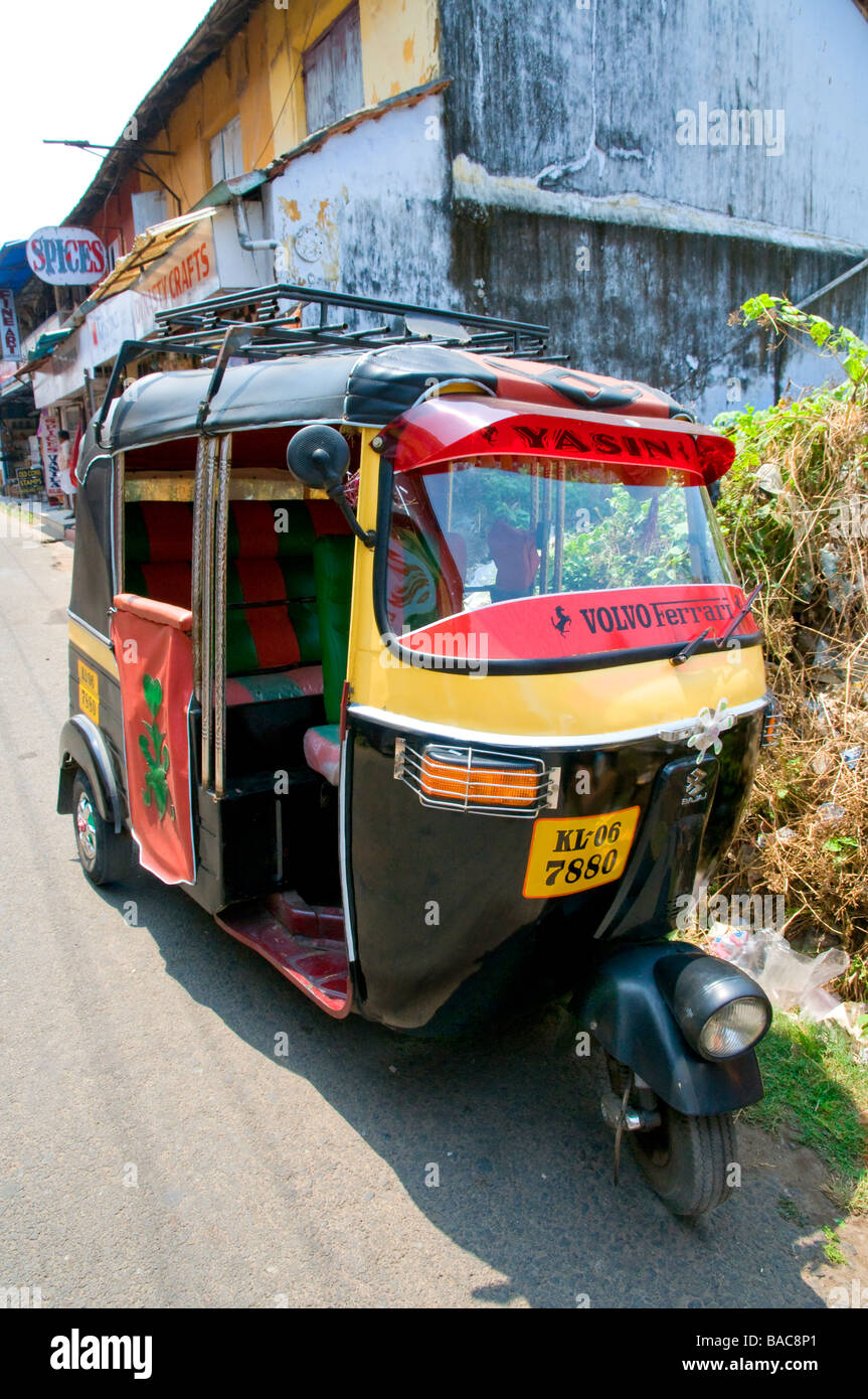 'Tuk Tuk' Taxi in den Straßen von Mattancherry, Cochin, Kerala, Indien Stockfoto