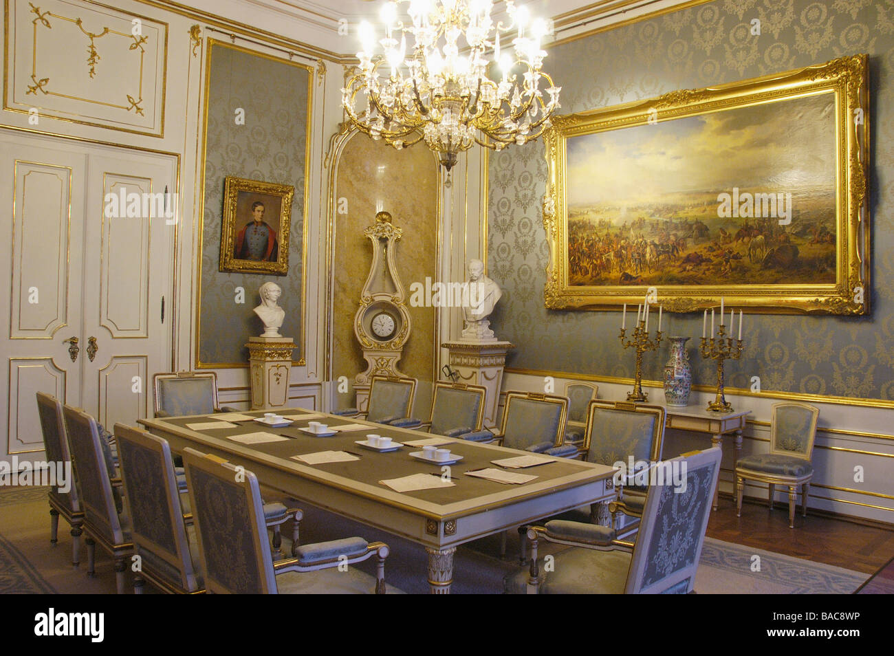 Konferenzraum des Kaiser Franz Joseph in der Wiener Hofburg Stockfoto