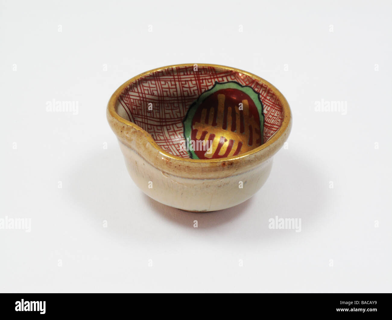 Antike japanische Keramik Willen Porzellantasse Stockfoto