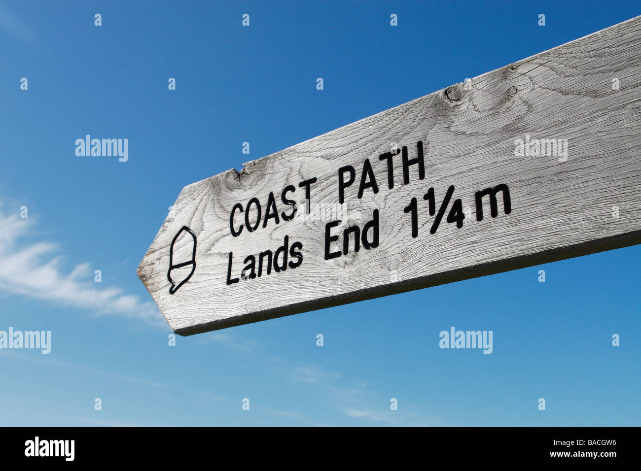 South West Coast Path-Wanderweg-Wegweiser nach Lands End Cornwall Stockfoto