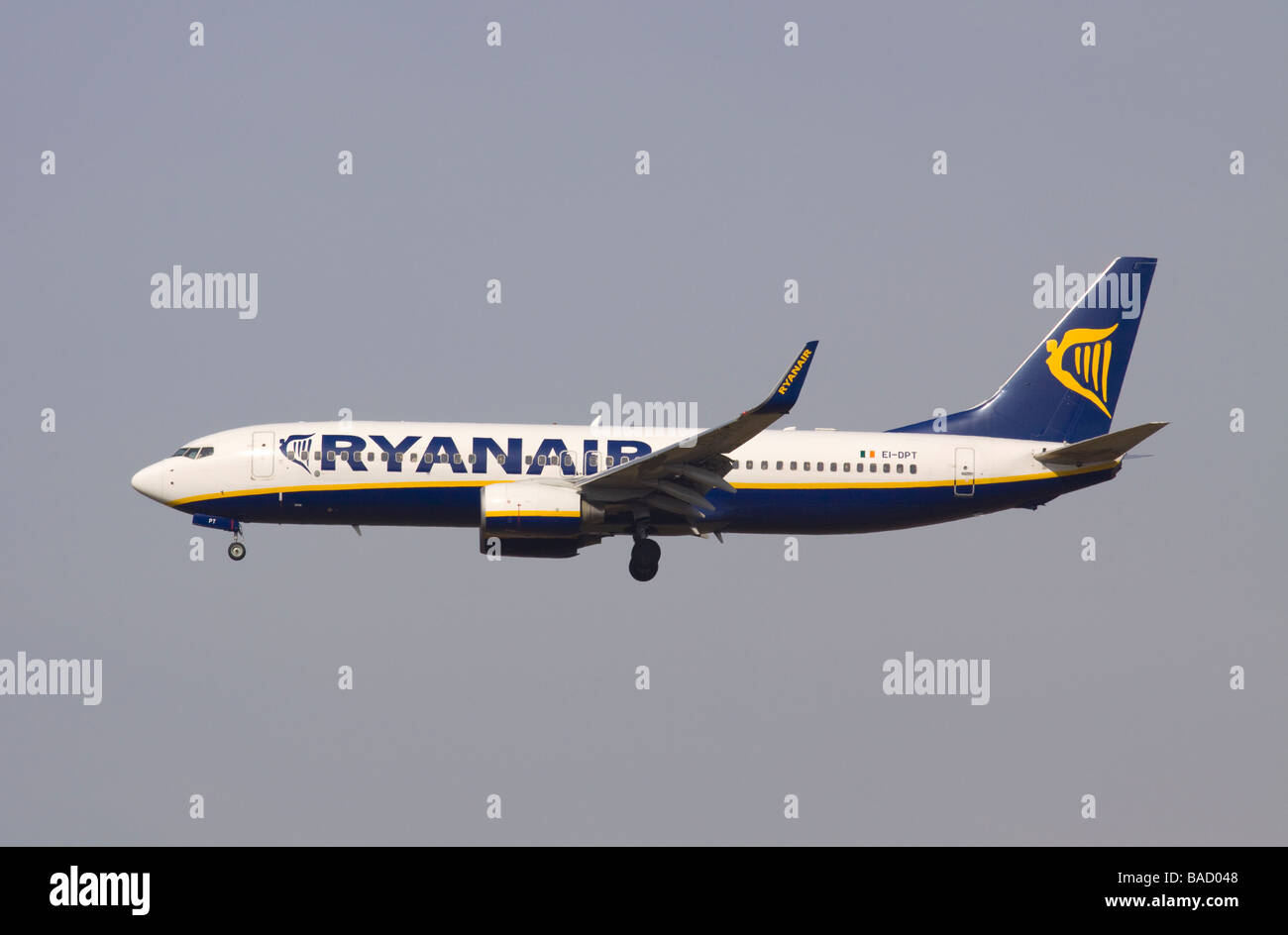 Ryanair Boeing 737-8AS landet in London Stansted Stockfoto