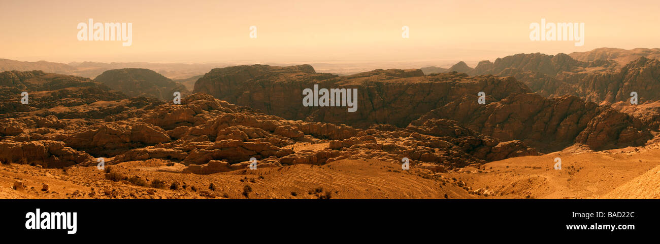 Panoramablick über Wadi Araba im Süden Jordaniens Stockfoto