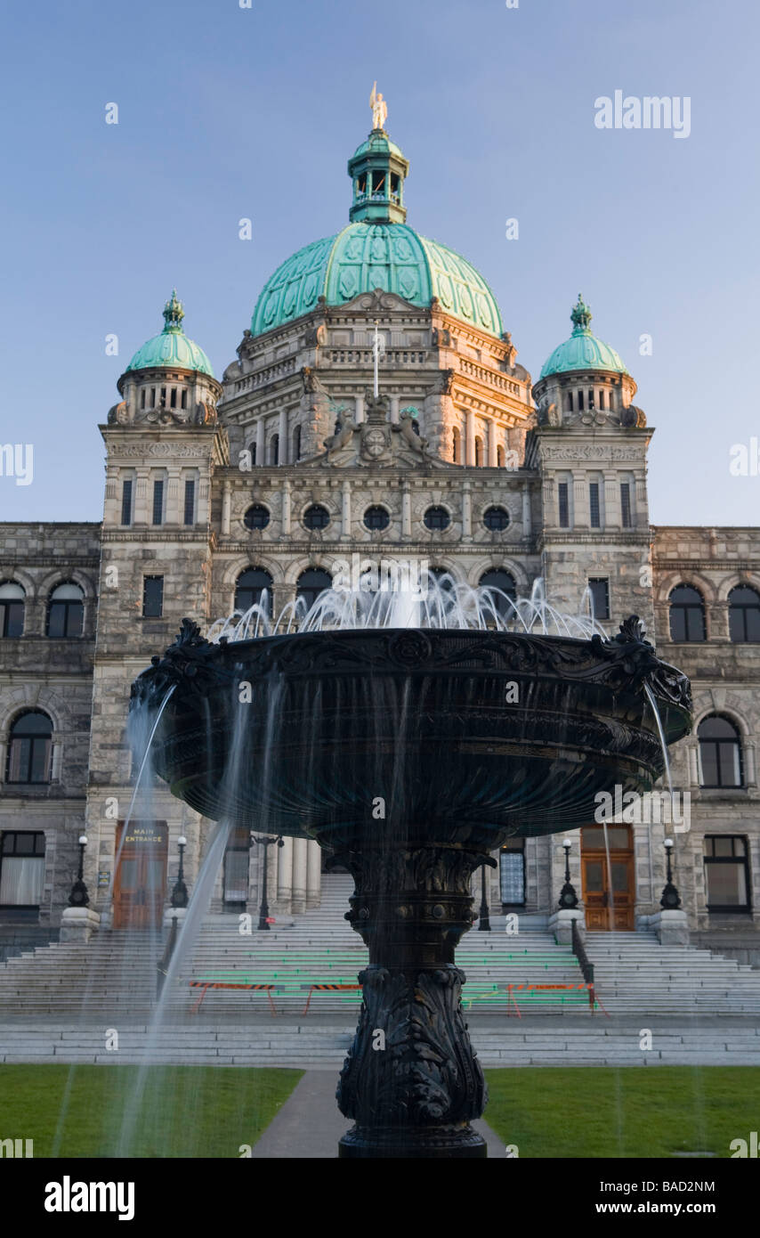 Parlamentsgebäude und Brunnen, Victoria, Kanada Stockfoto