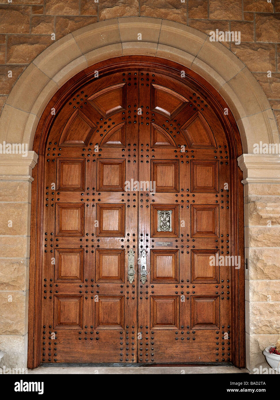 Die vordere Tür des Marland Herrenhaus, erbaut von einem Öl Baron E.W. Marl - und. Ponca City, Oklahoma, USA. Stockfoto