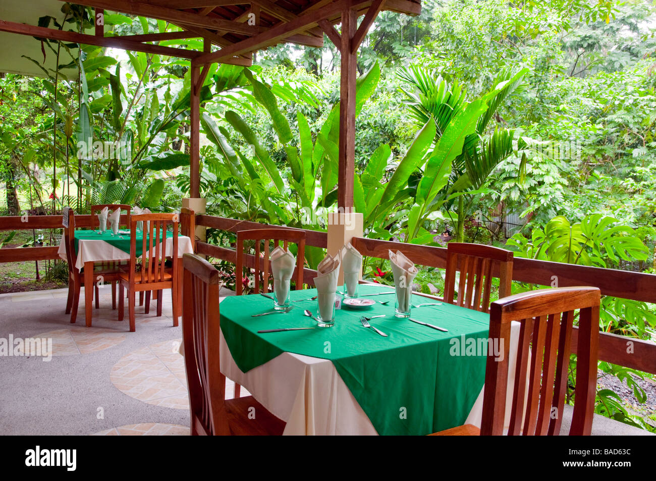 Das Interieur des Restaurants Kapok-Baum im östlichen Costa Rica Mittelamerika Stockfoto