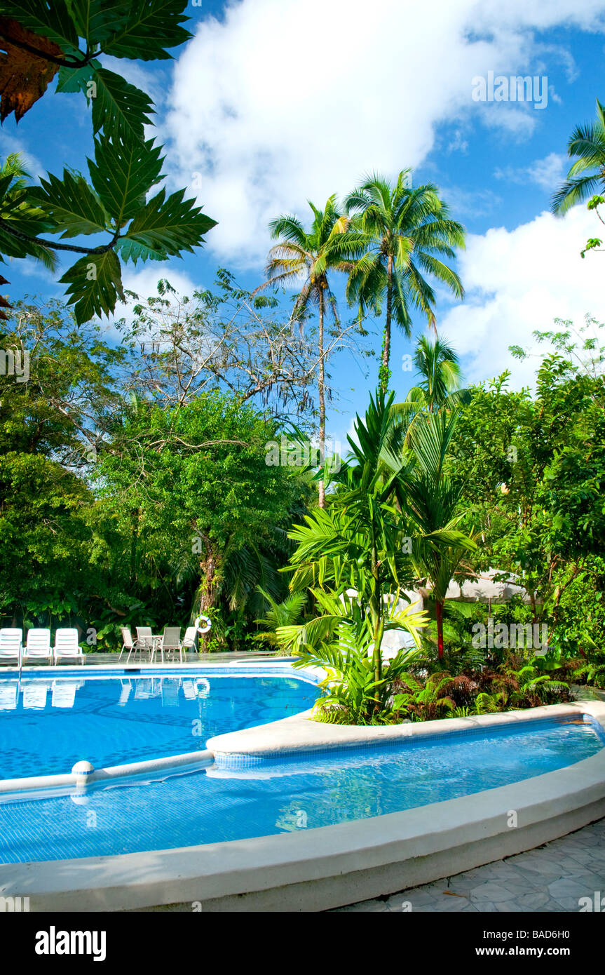 Der Poolbereich in der Pachira Lodge Tortuguero Nationalpark Costa Rica Mittelamerika Stockfoto