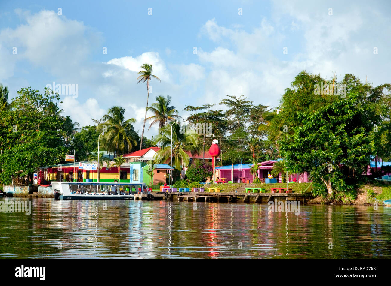 Das Dorf Tortuguero aus dem Kanal Costa Rica Mittelamerika Stockfoto