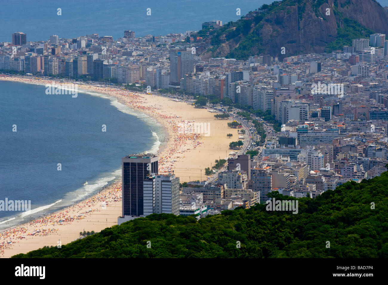 Blick auf Copacabana Strand vom Zuckerhut in Rio De Janeiro, Brasilien Stockfoto