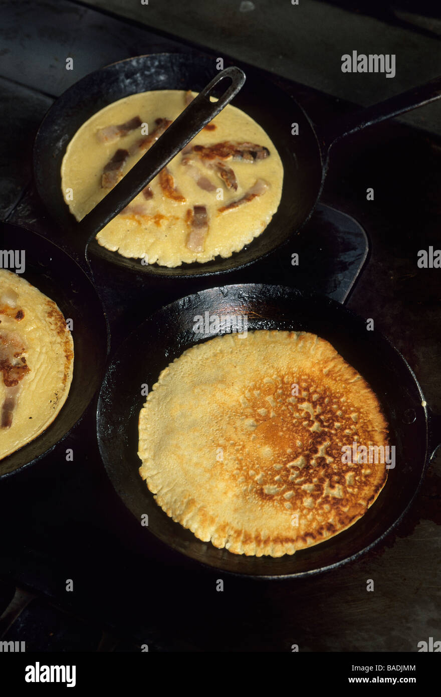 Frankreich, Aveyron, Saint Afrique, Le Moderne Restaurant, Monsieur Decuq Schinken und kleine traditionelle Pascades Roquefort Stockfoto