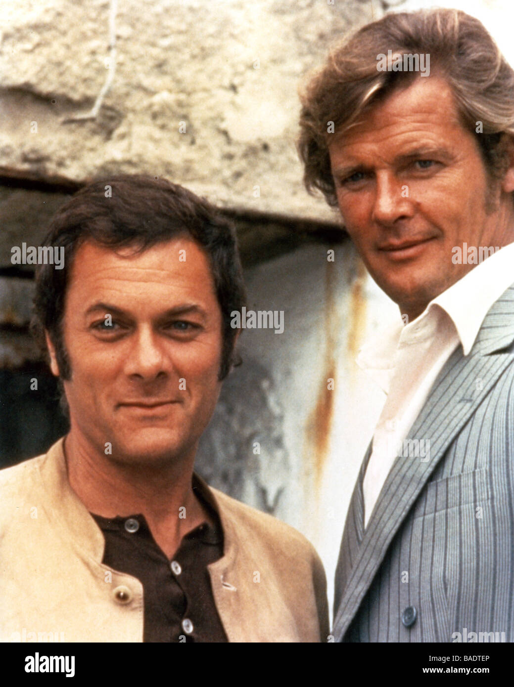 DER VERFÜHRER der 1970er Jahre UK TV-Serie mit Roger Moore auf der rechten  Seite und Tony Curtis Stockfotografie - Alamy
