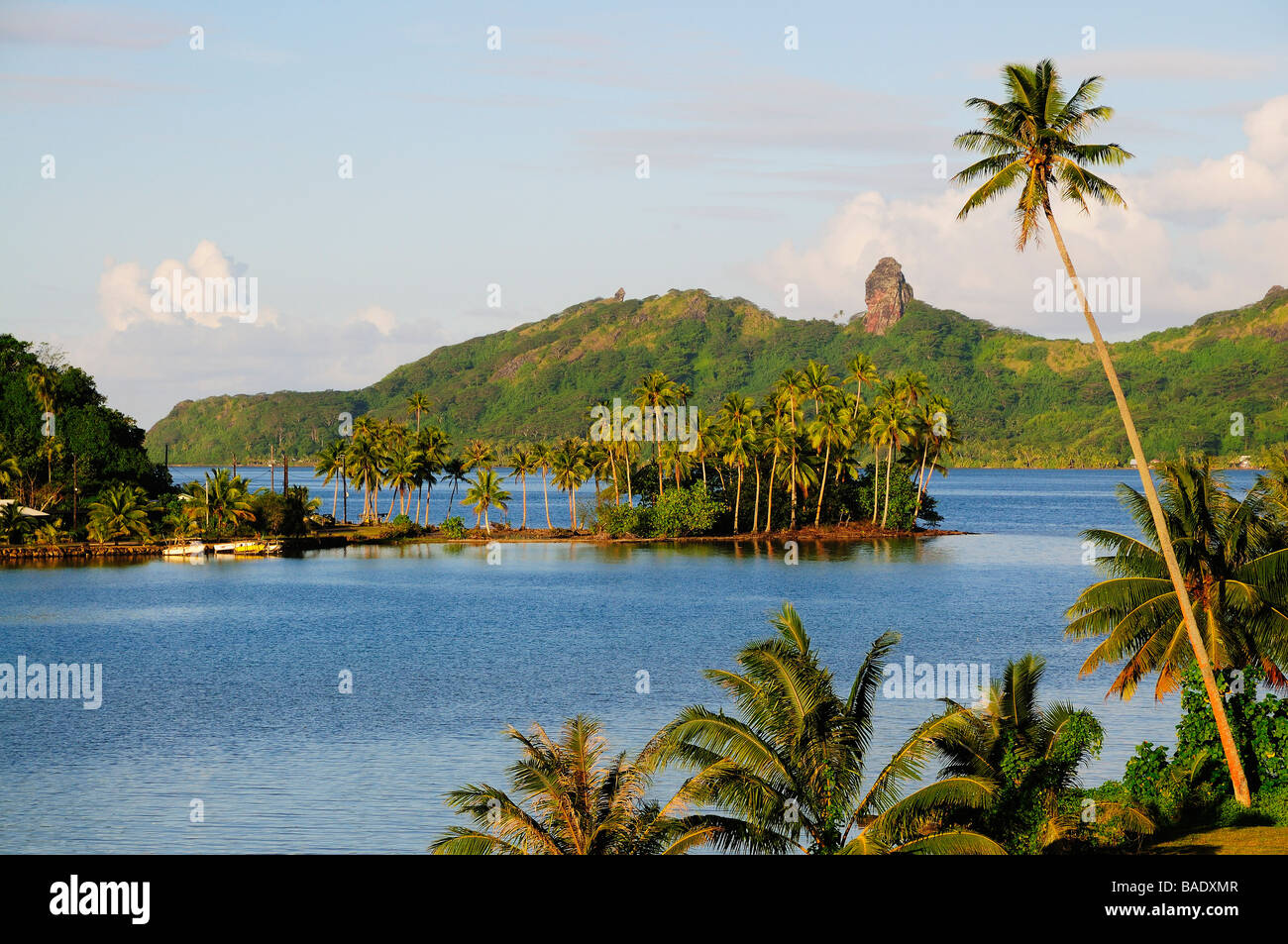 Überblick über die Bucht, Huahine, Französisch-Polynesien Stockfoto